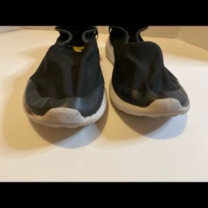 Avia black water shoes